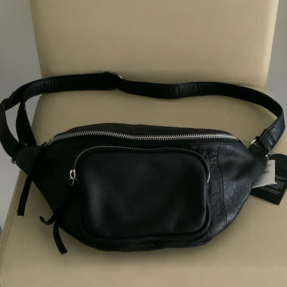 NWT DAY&MOOD Genuine Leather Unisex Sling bag Black